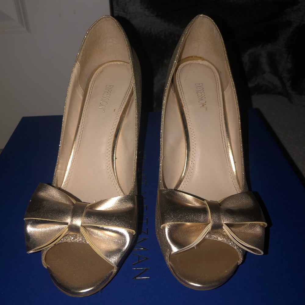 Gold Sparkly Heels with Bow - Picture 5 of 6